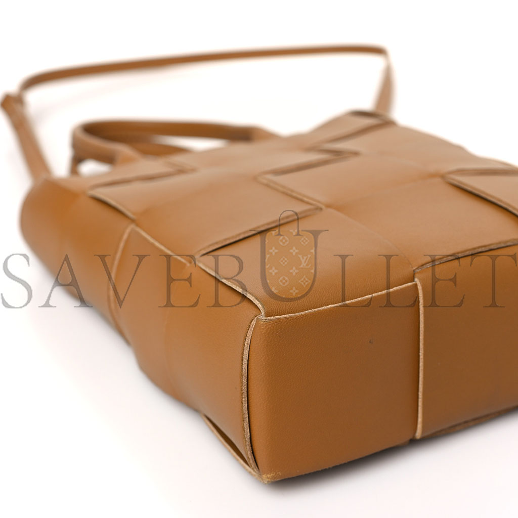 bo*te*ga ve*ne*ta lambskin maxi intrecciato mini Nor*h south cassette tote camel gold (27*24*5cm)