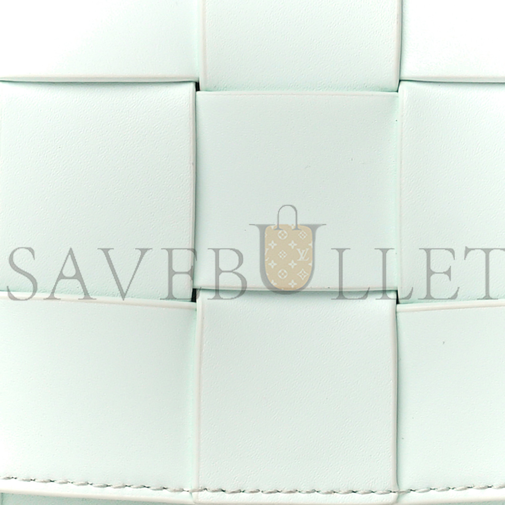 bo*te*ga Ve*ne*ta lambskin maxi intrecciato cassette crossbody bag glacier  (19*12*4cm)