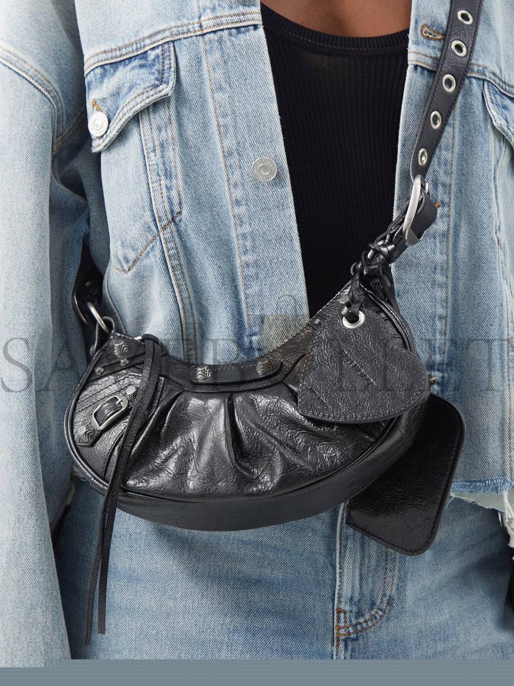 Ba*len*cia*ga black cagole xs leather shoulder bag matchesfashion us (24*13.5*5.4cm)