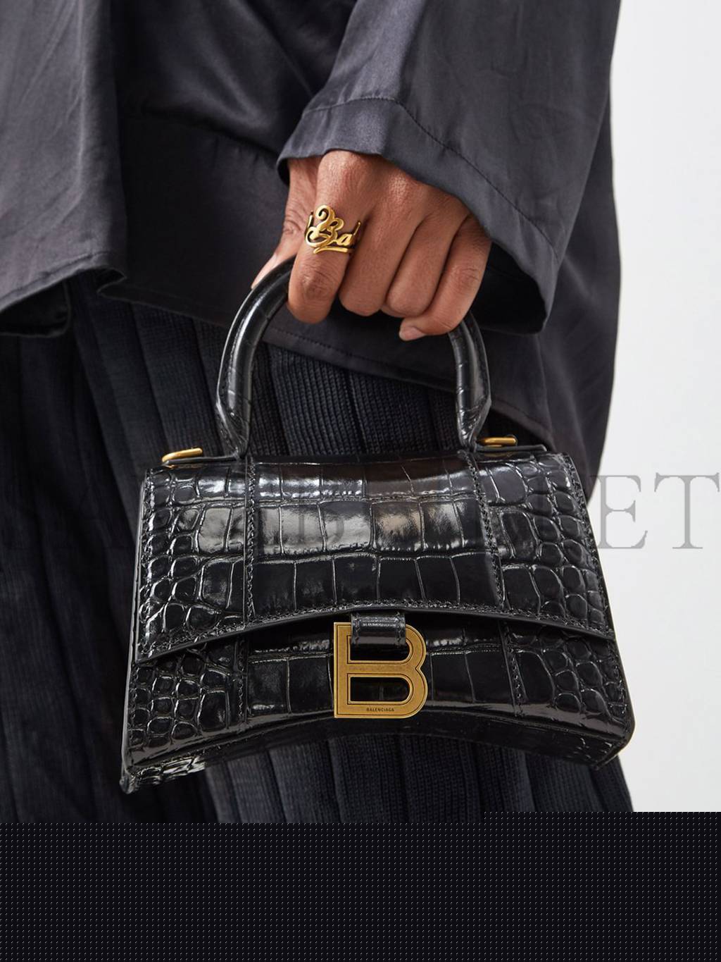 Ba*len*cia*ga black hourglass xs crocodile-effect leather bag matchesfashion us (19*12.1*7.6cm)